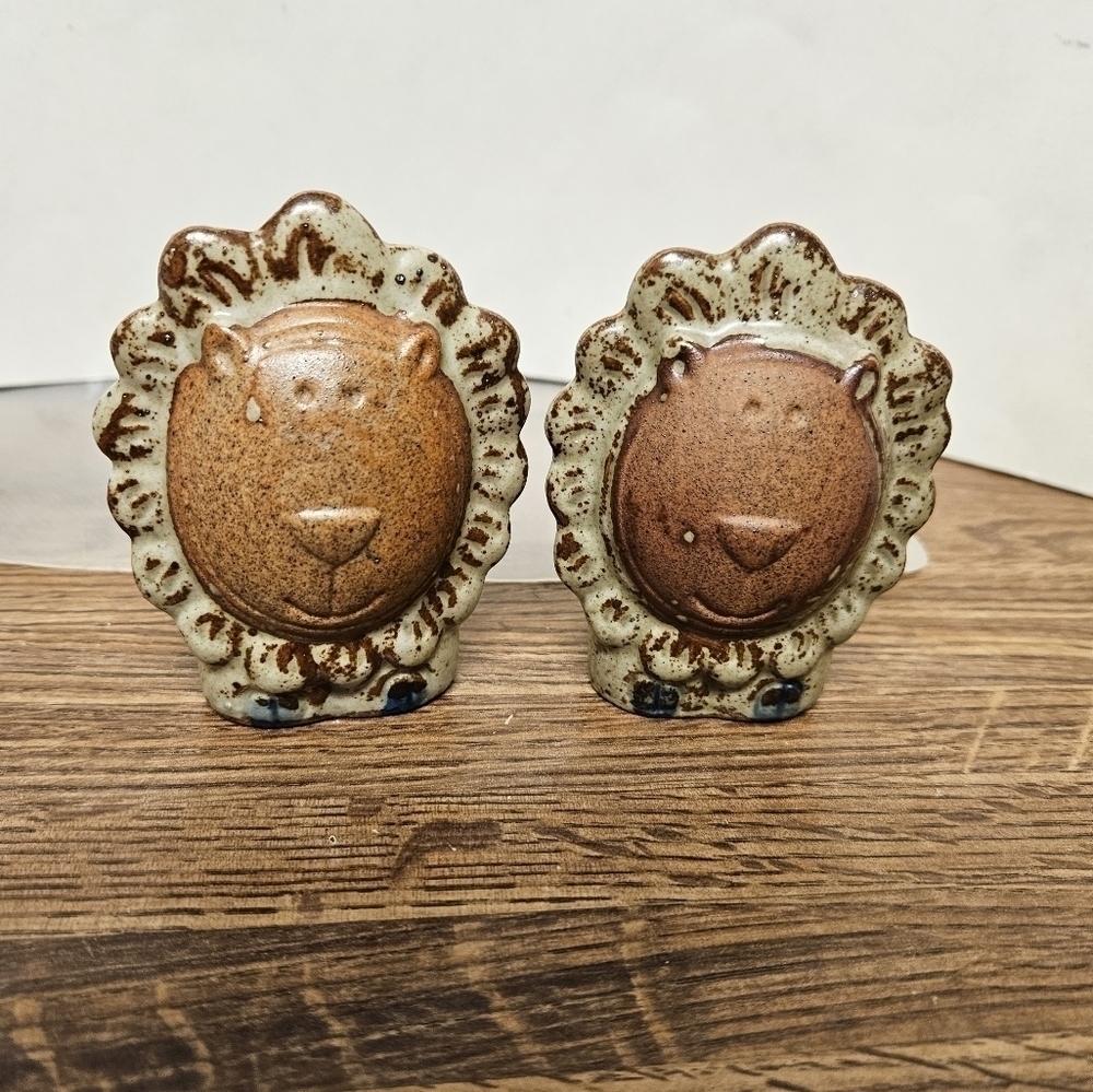 Vintage Stoneware Lion Salt & Pepper Shakers